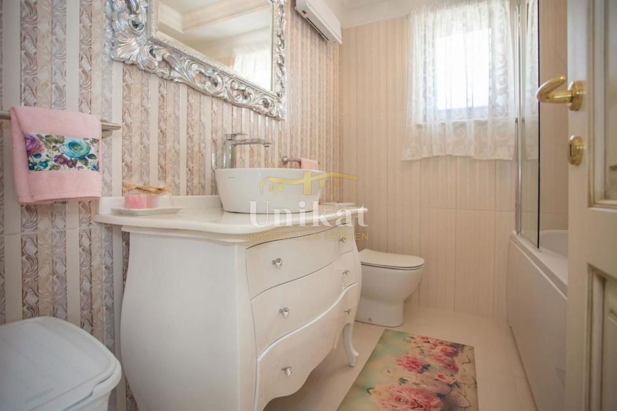 Bella casa al piano terra su un ampio terreno + possibilità di costruire un altro edificio